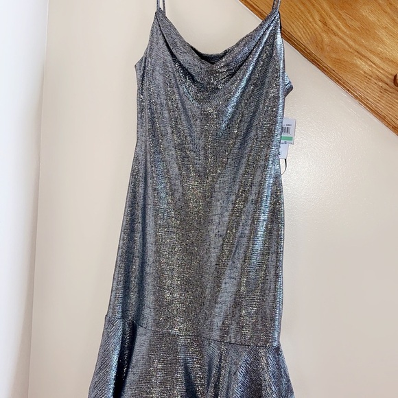 Women’s Formal Dress Size 8 Nightway Silver Drapey Party Flounce Flutter Sparkle - Picture 11 of 12
